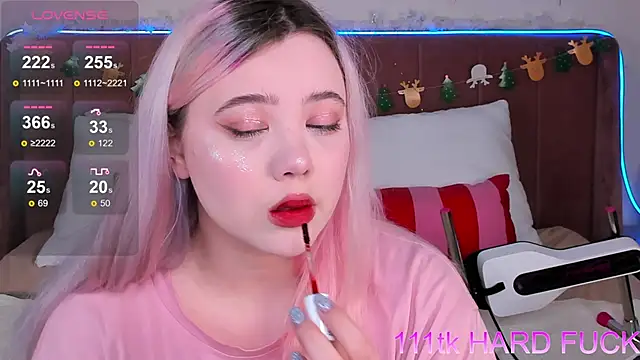 Snapshot of __KawaiiYuki__ chatting on 01.05.25 KawaiiYuki online show from 01.05.25