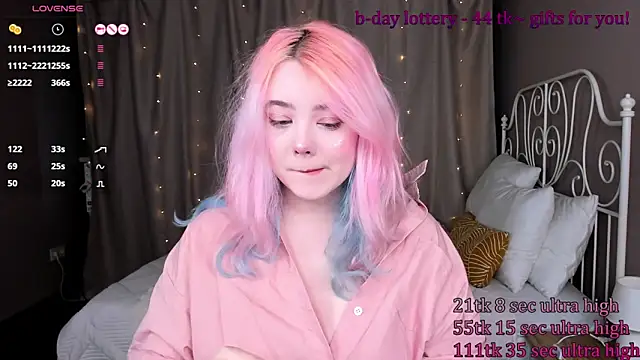 Snapshot of __KawaiiYuki__ chatting on 02.27.25 KawaiiYuki online show from 02.27.25