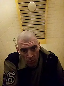 Snapshot of prolltop chatting on 10.13.25 prolltop online show from 10.13.25