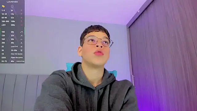 Snapshot of jake_and_joaquin chatting on 03.10.25 jake and joaquin online show from 03.10.25