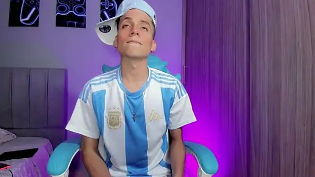 Snapshot of jake_and_joaquin chatting on 09.09.25 jake and joaquin online show from 09.09.25