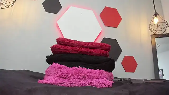 Snapshot of martinaclark chatting on 01.26.25 martinaclark online show from 01.26.25