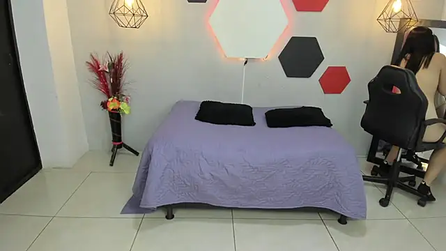 Snapshot of martinaclark chatting on 02.02.25 martinaclark online show from 02.02.25