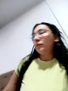 Snapshot of my-kitty chatting on 10.26.25 my-kitty online show from 10.26.25