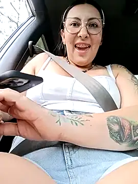 Snapshot of my-kitty chatting on 11.08.25 my-kitty online show from 11.08.25