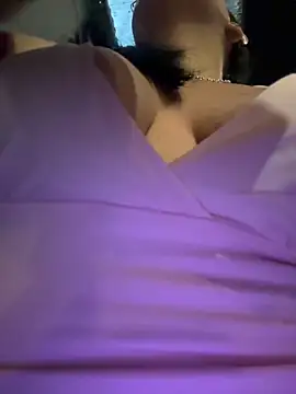 Snapshot of my-kitty chatting on 11.17.25 my-kitty online show from 11.17.25