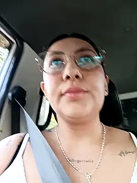 Snapshot of my-kitty chatting on 11.20.25 my-kitty online show from 11.20.25