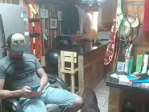 Snapshot of Dr_Pocholate84 chatting on 01.15.25 Dr Pocholate84 online show from 01.15.25