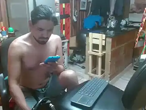 Snapshot of Dr_Pocholate84 chatting on 01.16.25 Dr Pocholate84 online show from 01.16.25