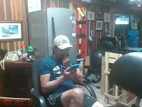 Snapshot of Dr_Pocholate84 chatting on 01.17.25 Dr Pocholate84 online show from 01.17.25