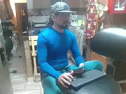 Snapshot of Dr_Pocholate84 chatting on 01.21.25 Dr Pocholate84 online show from 01.21.25