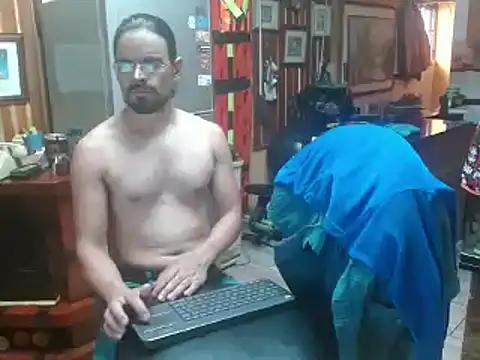 Snapshot of Dr_Pocholate84 chatting on 01.21.25 Dr Pocholate84 online show from 01.21.25