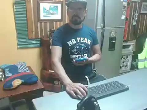 Snapshot of Dr_Pocholate84 chatting on 01.29.25 Dr Pocholate84 online show from 01.29.25