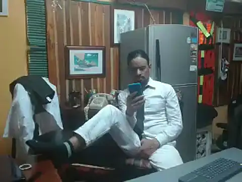 Snapshot of Dr_Pocholate84 chatting on 02.01.25 Dr Pocholate84 online show from 02.01.25