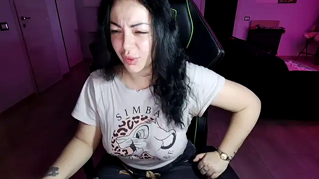 Snapshot of Chloe_Ricci chatting on 03.21.25 Chloe Ricci online show from 03.21.25