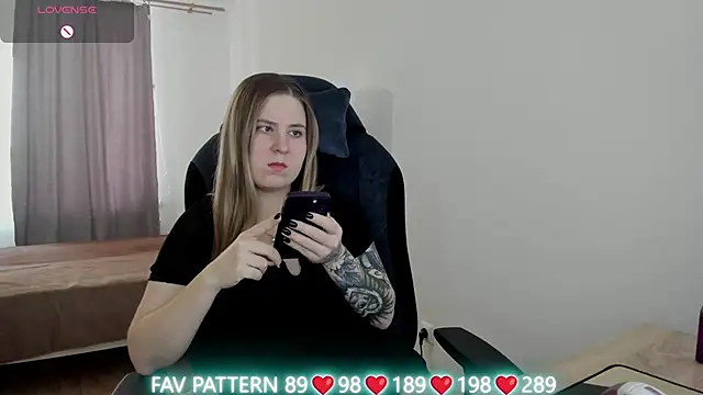 Olivia Munk online show from 03.03.25