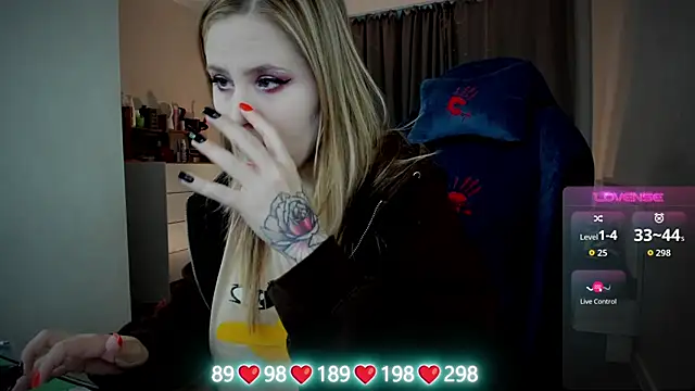 Olivia Munk online show from 09.28.25