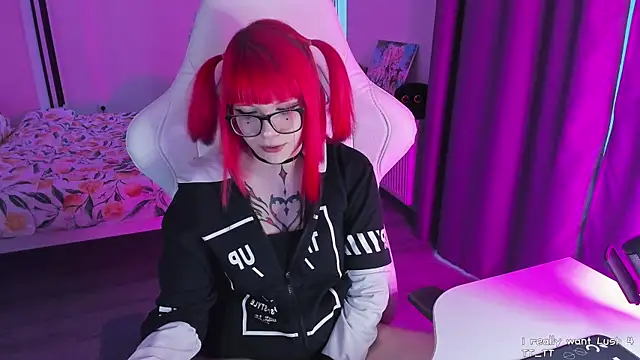 Yumi Youkai online show from 03.01.25