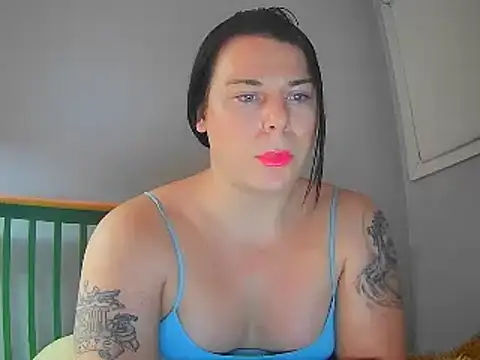 Snapshot of KevieWantsABoobJob chatting on 01.15.25 KevieWantsABoobJob online show from 01.15.25