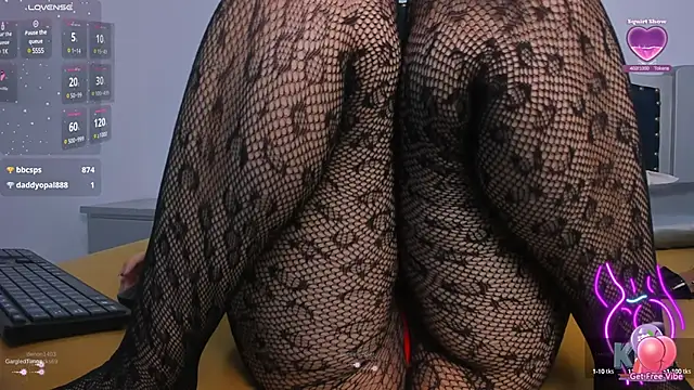 Snapshot of Perverse_Kim chatting on 12.21.24 Perverse Kim online show from 12.21.24