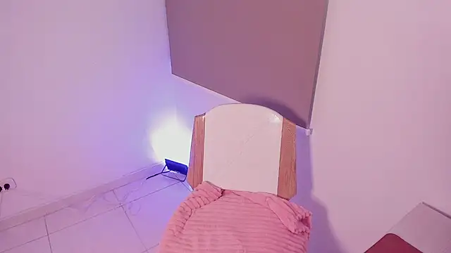 DAHLIA BROWNIE online show from 03.19.25