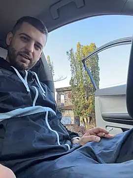 ElChapoGuzman95 online show from 04.04.26