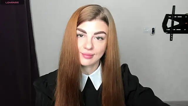  comefeelme  online show from 01.28.25