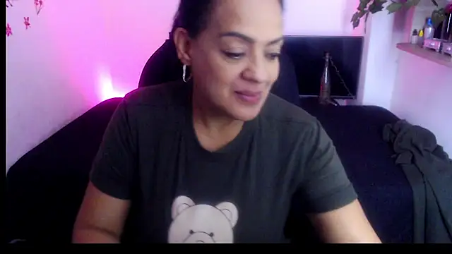 Snapshot of menfismuller2 chatting on 11.21.25 menfismuller2 online show from 11.21.25