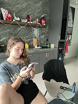 Nura n Sarah online show from 01.12.25