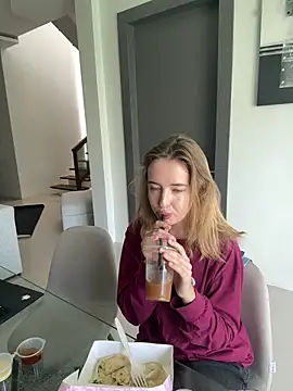 Nura n Sarah online show from 02.05.25