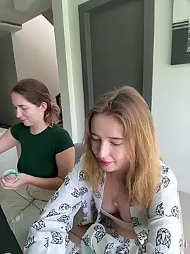 Nura n Sarah online show from 03.20.25