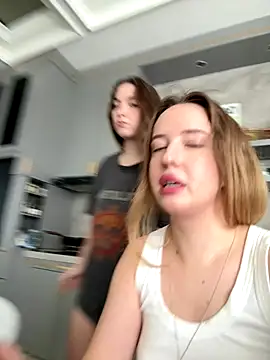 Nura n Sarah online show from 09.26.25