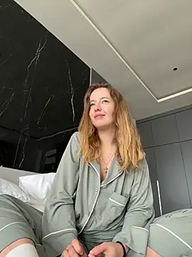 Nura n Sarah online show from 11.29.25