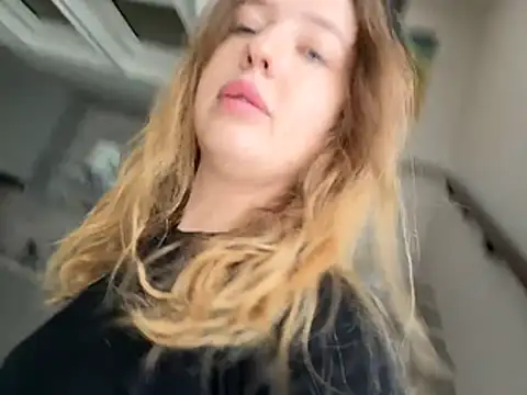 Nura n Sarah online show from 12.18.25