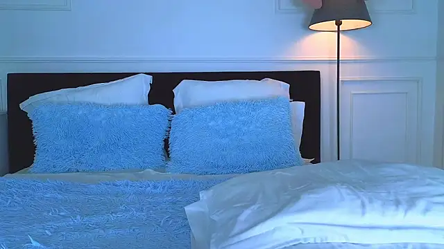 NicoleMarani online show from 02.19.25