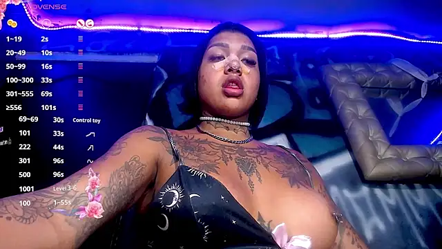 Snapshot of IsabellBigtitsxx chatting on 02.13.26 IsabellBigtitsxx online show from 02.13.26