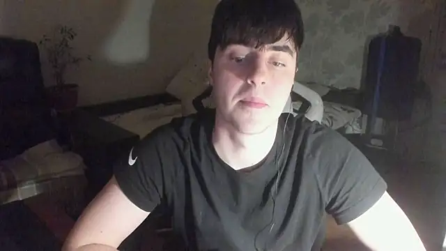 Snapshot of Knuckles17 chatting on 12.22.25 Knuckles17 online show from 12.22.25