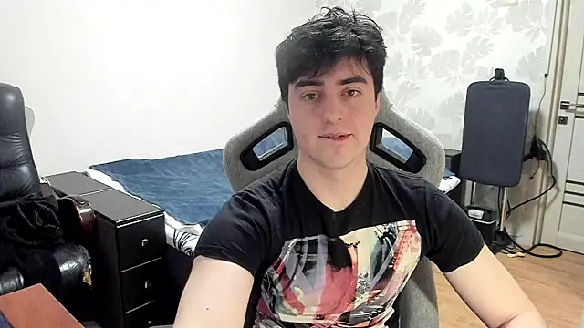 Snapshot of Knuckles17 chatting on 02.10.26 Knuckles17 online show from 02.10.26