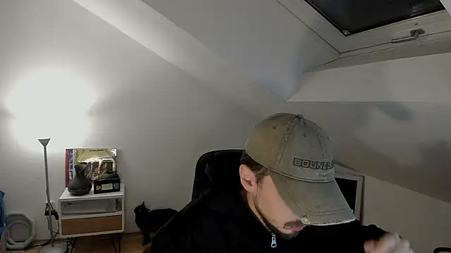 naked psy online show from 10.28.25