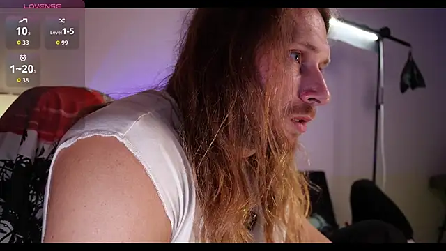 Snapshot of rusbigpaul chatting on 10.13.25 rusbigpaul online show from 10.13.25