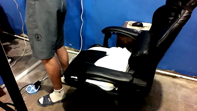 Snapshot of ElmaCannon chatting on 02.03.25 ElmaCannon online show from 02.03.25