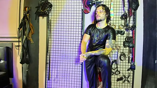 Twisted Fantasy online show from 12.24.24