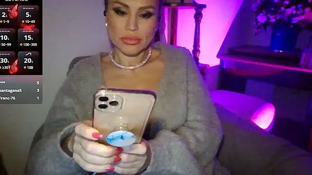 Snapshot of Radmila_Queen_ chatting on 12.10.24 Radmila Queen online show from 12.10.24