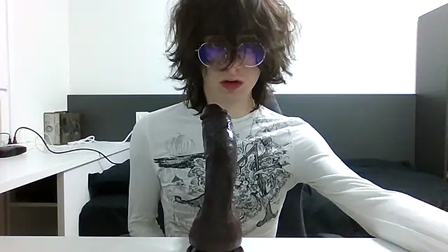 Snapshot of kgzmeoww chatting on 11.24.25 kgzmeoww online show from 11.24.25