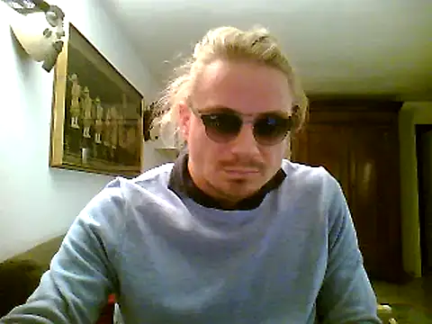 Snapshot of maciste26 chatting on 12.16.24 maciste26 online show from 12.16.24