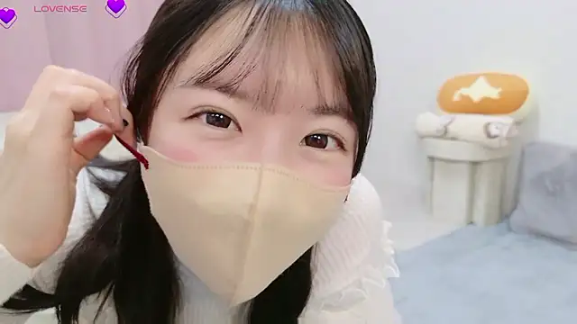 Snapshot of anchan_ chatting on 10.21.25 anchan online show from 10.21.25