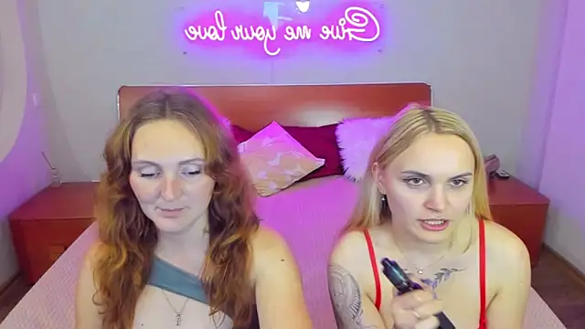 Snapshot of MagicEyess chatting on 10.28.25 MagicEyess online show from 10.28.25