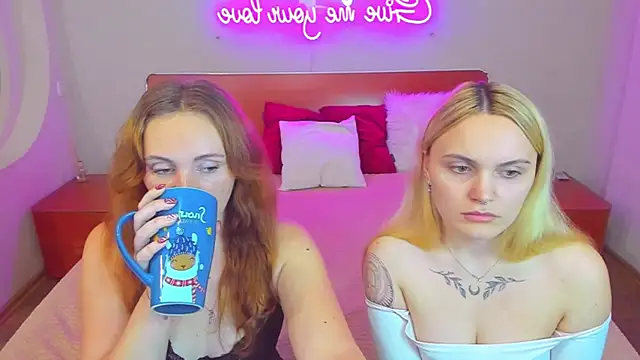 Snapshot of MagicEyess chatting on 11.23.25 MagicEyess online show from 11.23.25