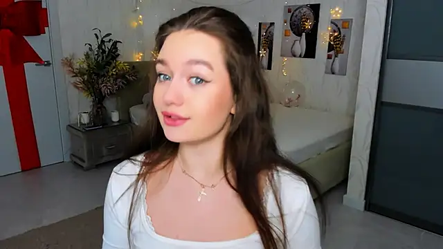 MiracleCurly online show from 02.13.25