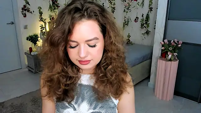 MiracleCurly online show from 04.20.26